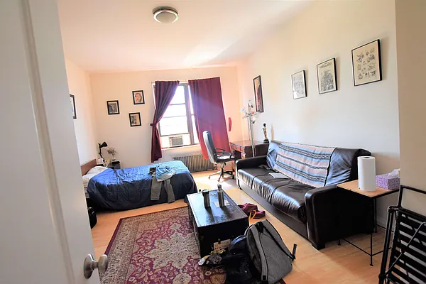 Rented by Clove Realty LLC | media 38