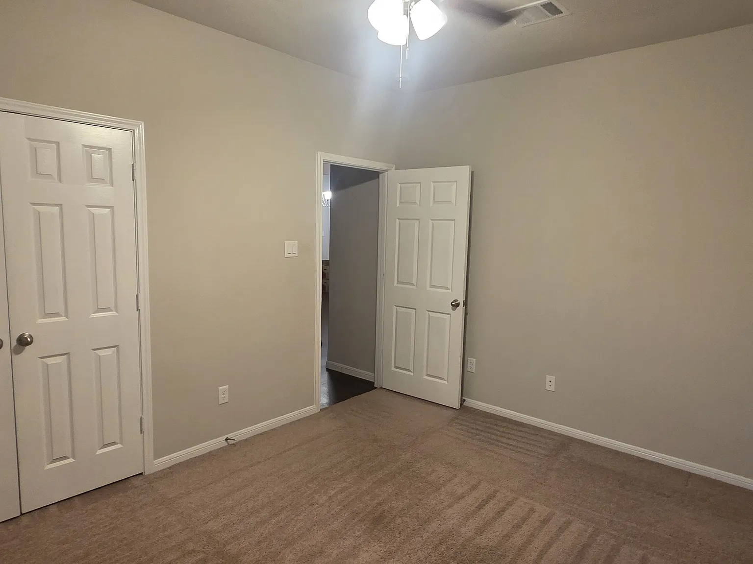 3 bed, 1689 sqft, $1,000 — Photo 1