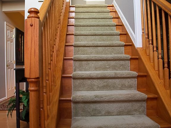3rd image of 406 Zamora Ct