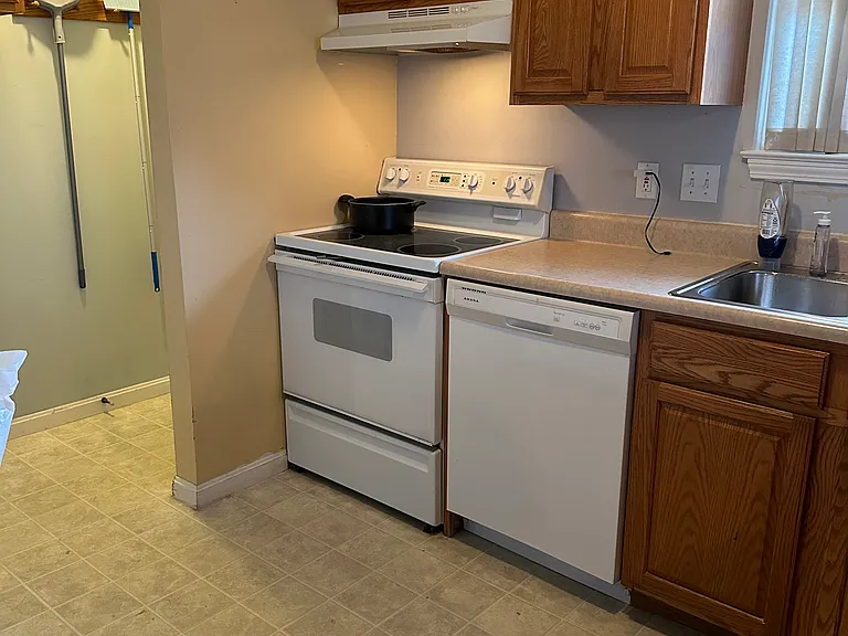 3722 Kendall Ct — Photo 10