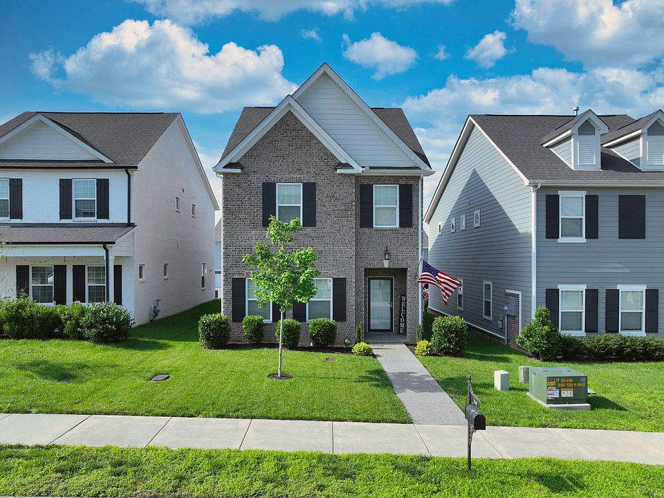 1st image of 319 Cloverbrook Way