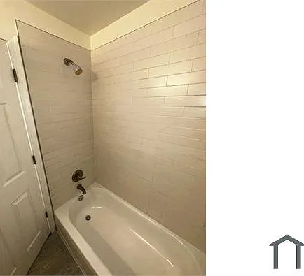 221 20th St NE #2 — Photo 11