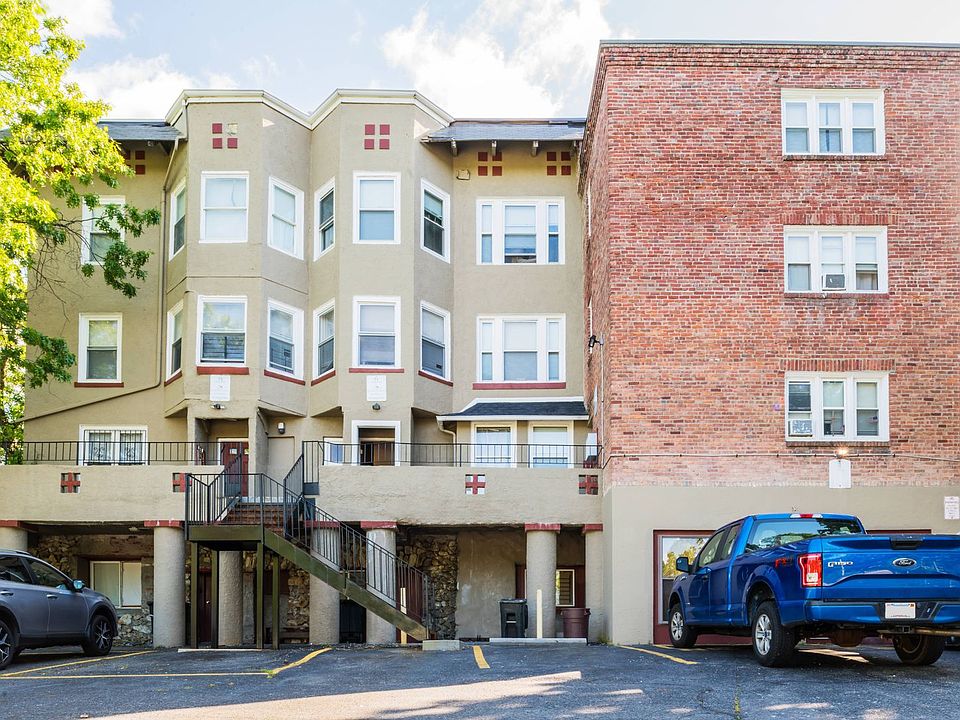 2nd image of 73 Almont St APT 2