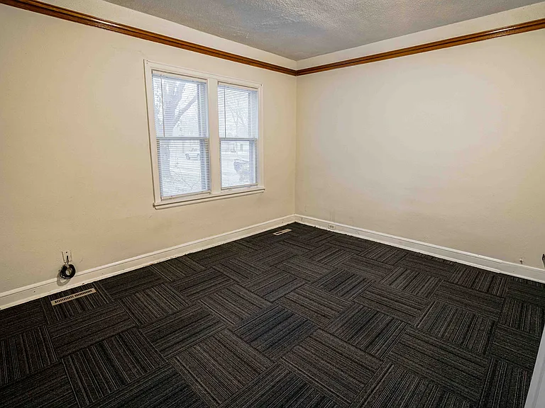 2901-2903 James Ave N #1 — Photo 6