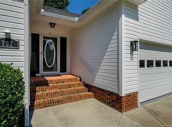 3rd image of 797 Painted Lady Ct