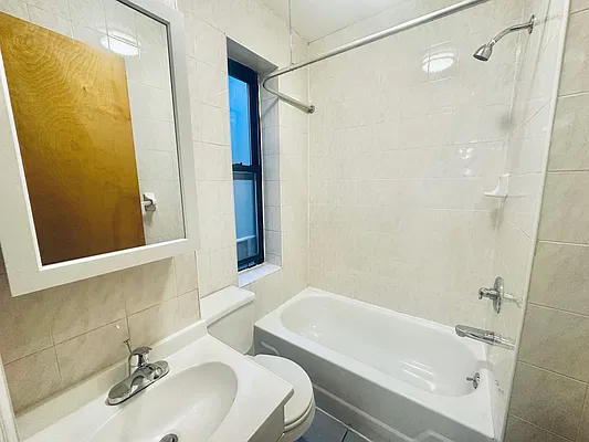 Rented by DeSimone Real Estate | media 10