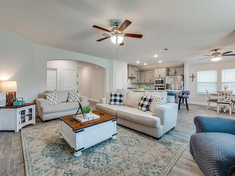 2937 Log Cabin Dr — Photo 7