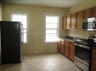 21 May St APT 2, Worcester, MA 01610