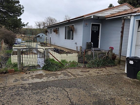 2nd image of 870 Dutch Flat Rd