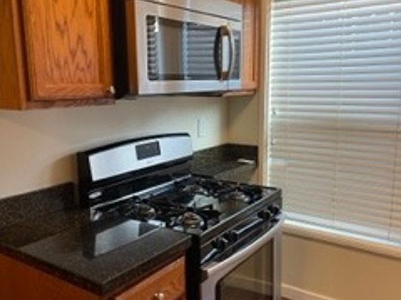 3rd image of 21 Ross Ave APT 2