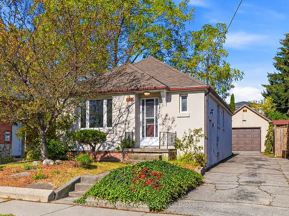 256 The Queensway, Toronto, ON M8Y 1J4
