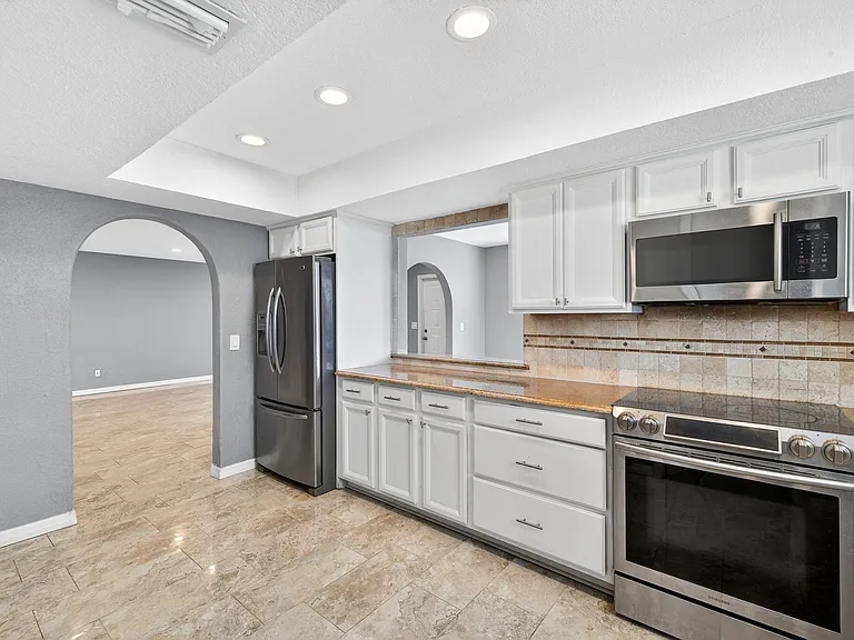 1303 SW 16th Ter #101 — Photo 15