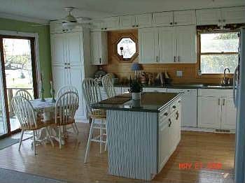 3rd image of 4729 Poplar Ln