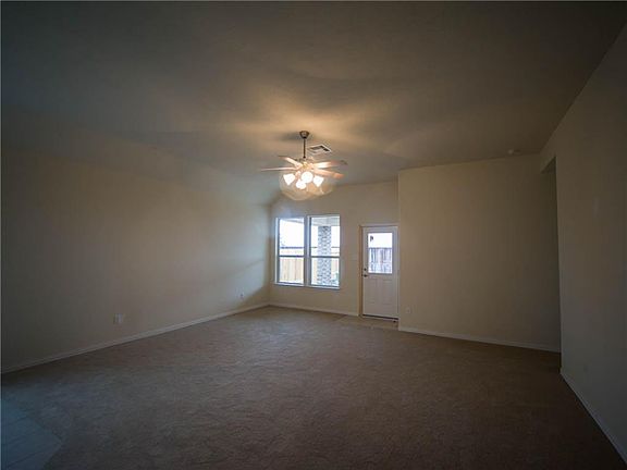 5th image of 618 Hollingsworth Ln