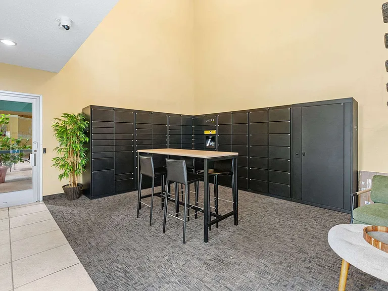 Como Park Apartments — Photo 43