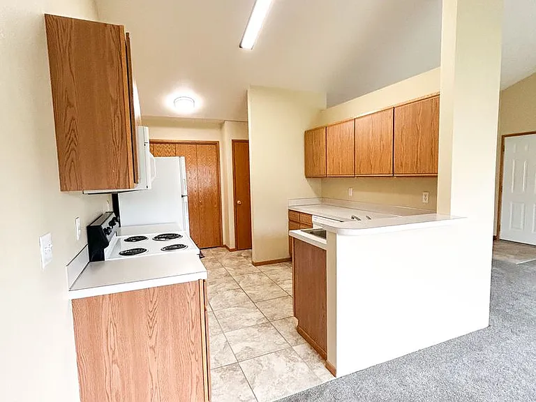 5743-5745 Glenridge Way #5747 — Photo 9