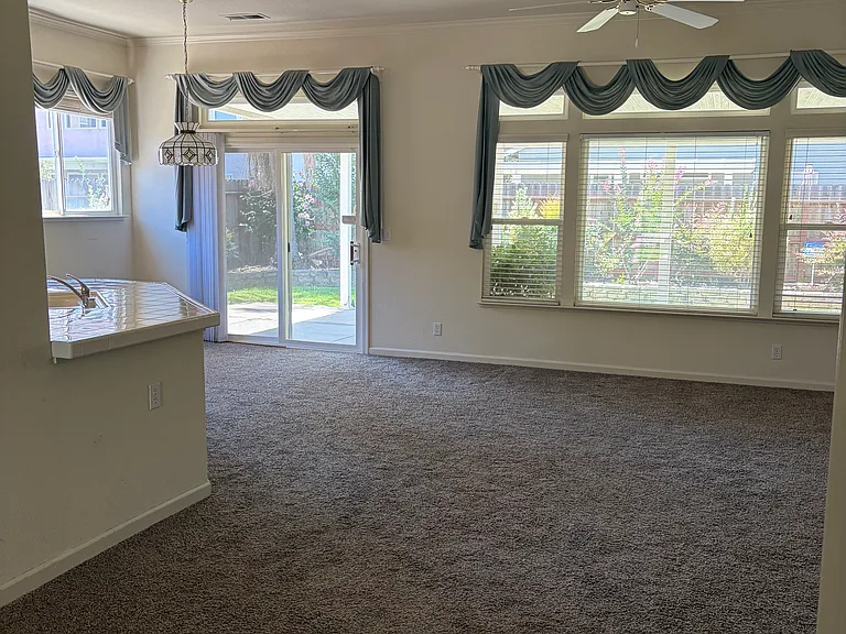 2909 Ashbrook Ct — Photo 3