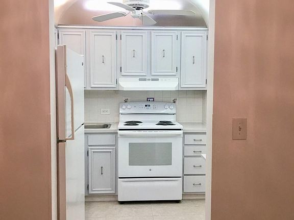 2nd image of 1625 SE 10th Ave APT 704