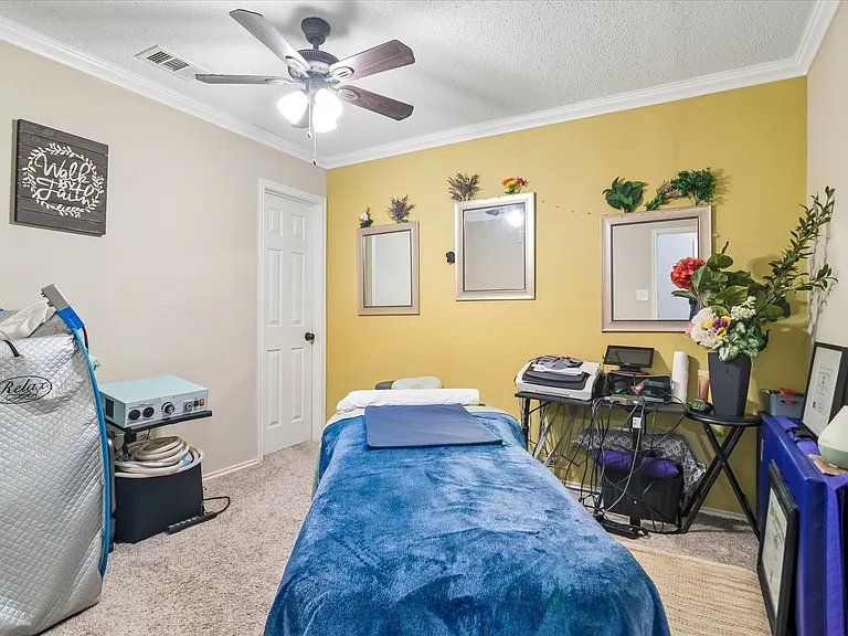 804 Clover Hill Ln — Photo 12