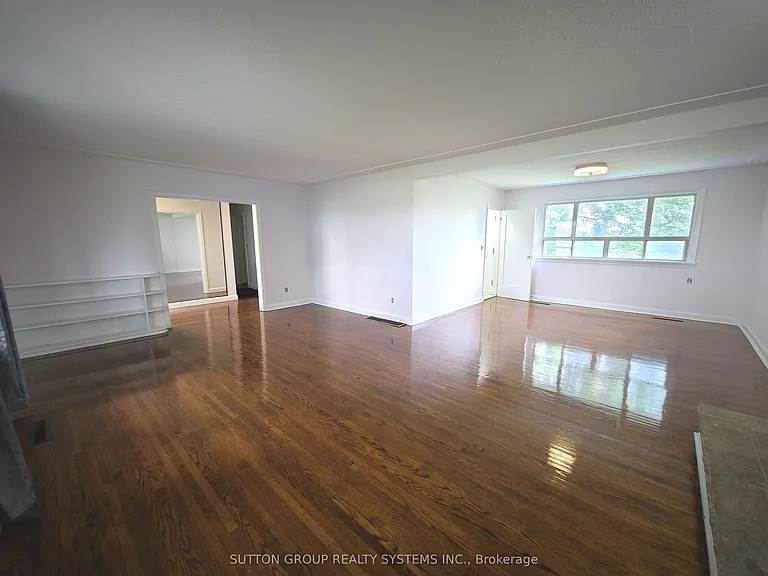 998 King Rd — Photo 7