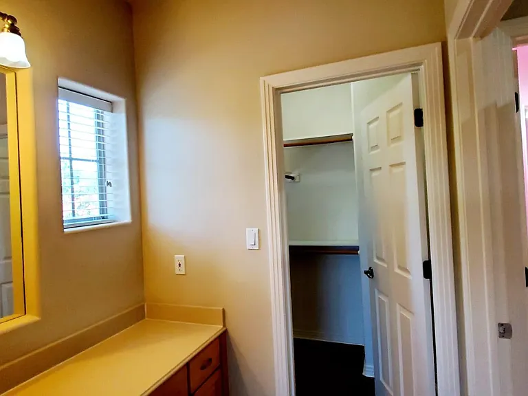 8230 Spicewood Springs Rd — Photo 25