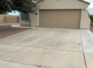 8231 W Lapis Moon Ln, Tucson, AZ 85743