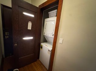 932 W Cullom Ave APT 2R, Chicago, IL 60613