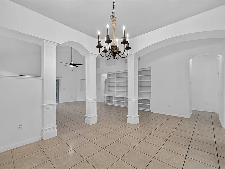 914 SW 83rd Ter — Photo 16