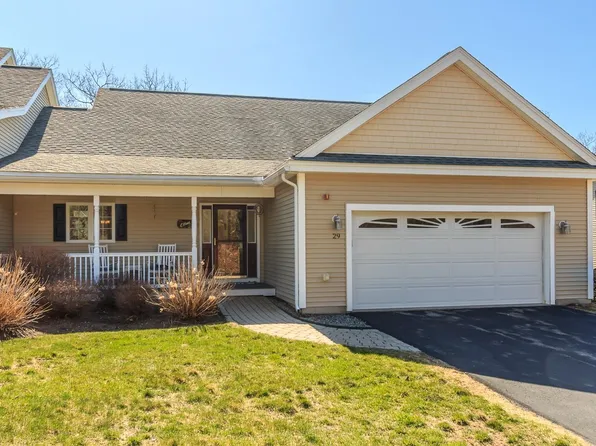 29 Shaker Hill Road, Hooksett, NH 03106