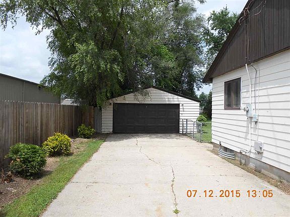 3rd image of 732 Copper Dr