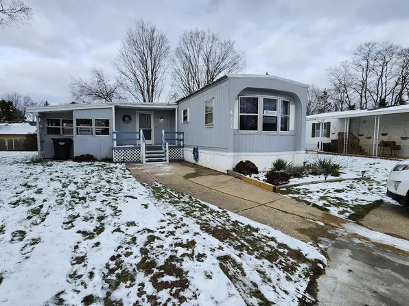 423 N Amber Dr SE, Grand Rapids, MI 49548