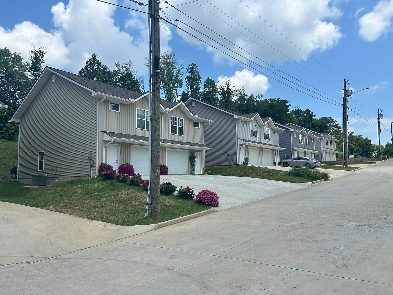 291 Keswick Dr — Photo 2