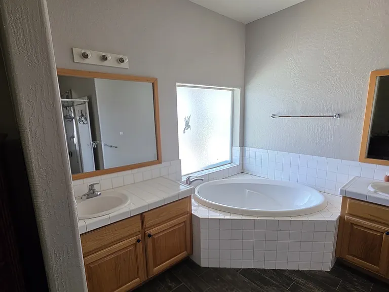 2495 S 34th Ave — Photo 16