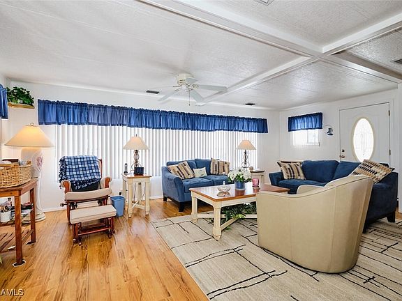3rd image of 399 Snead Dr