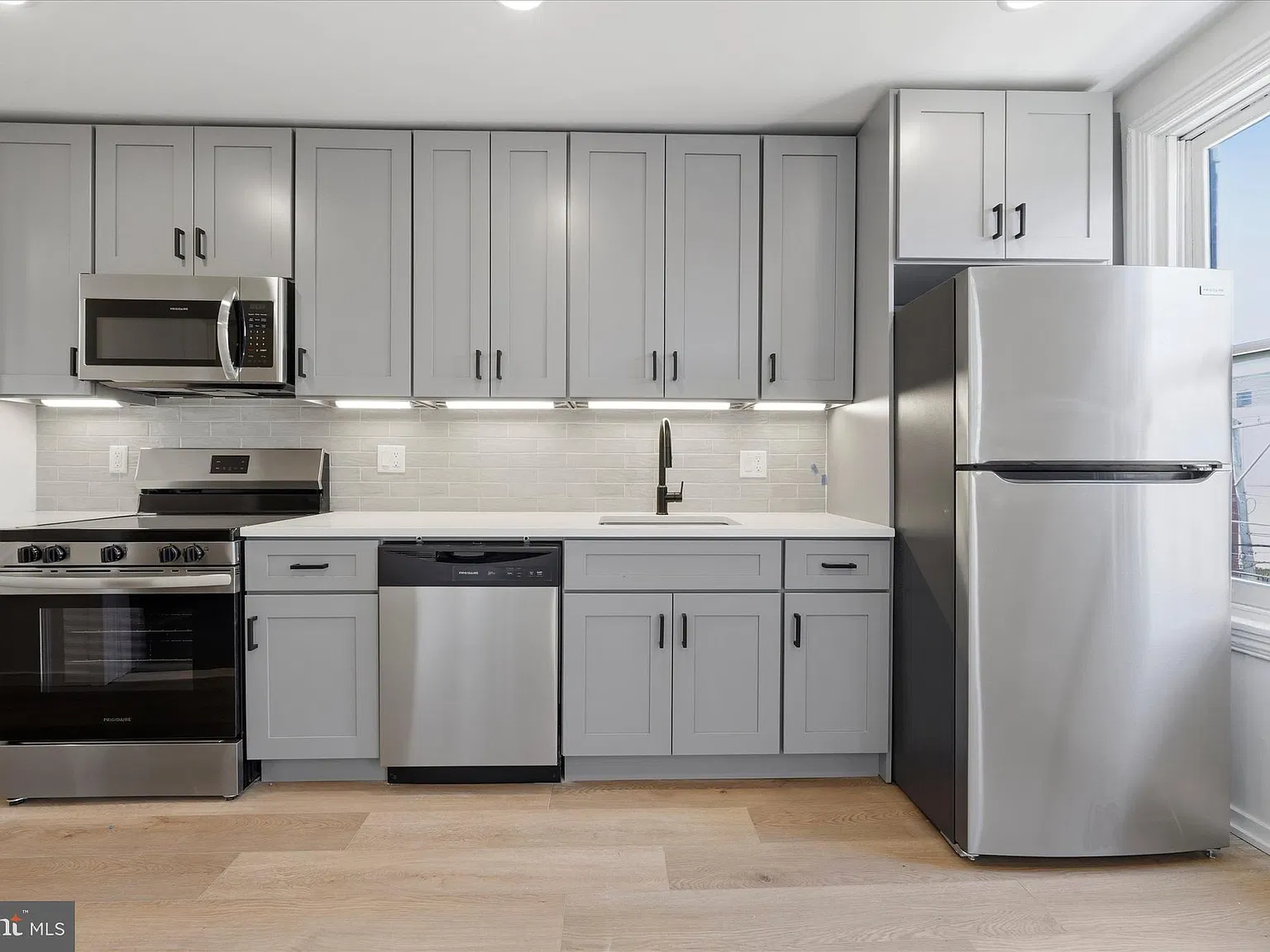 1 bed, 1.0 bath, 500 sqft, $1,795 — Photo 3