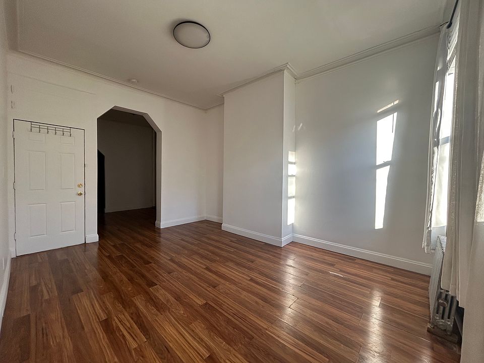 1st image of 293 Wyckoff Ave #3L