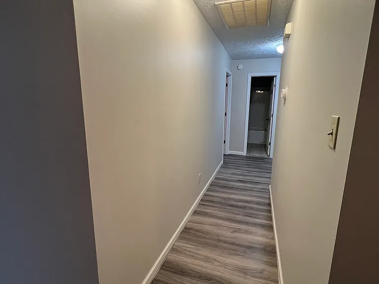 71 Greenway Dr — Photo 3