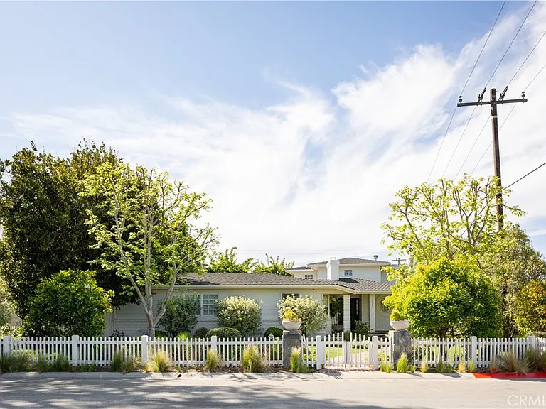 515 Kings Pl — Photo 1