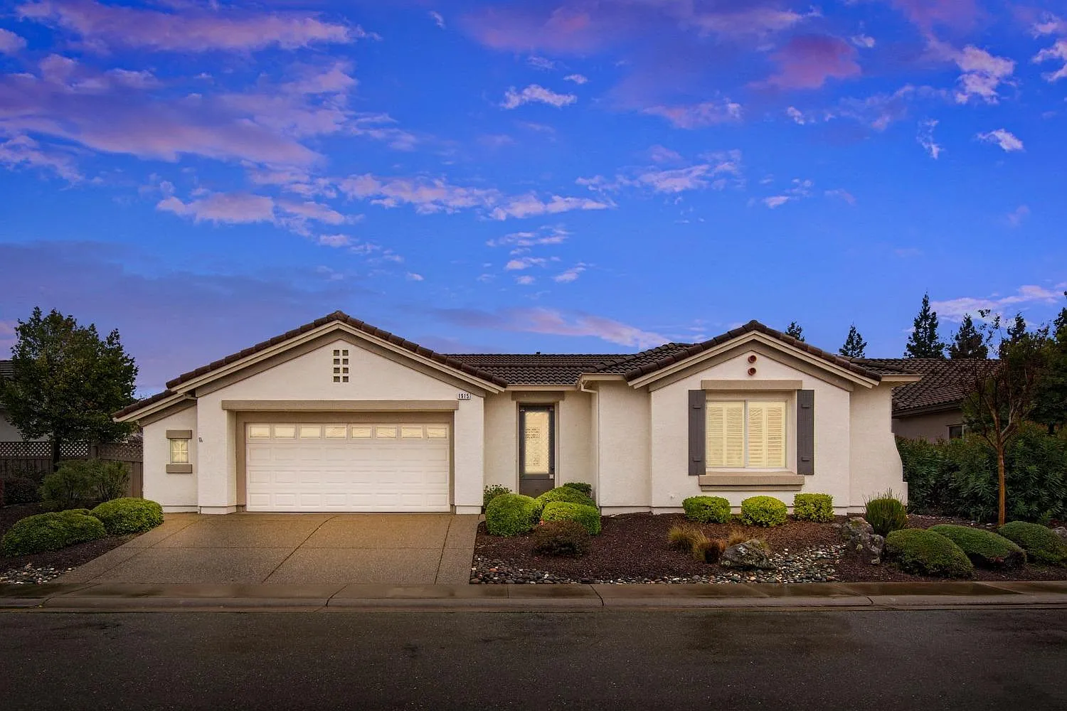 1915 Glenbrook Ln photo 1