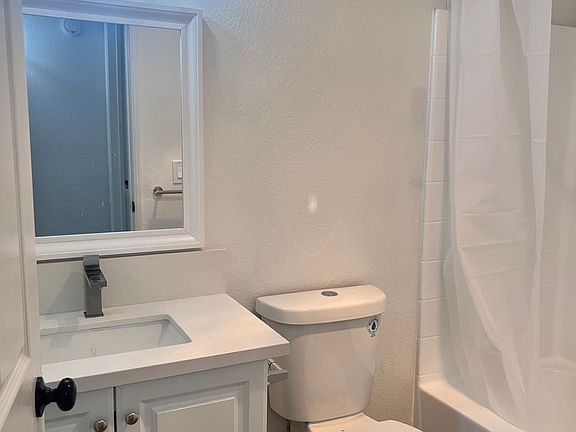 4th image of 170 S Virgil Ave APT 207