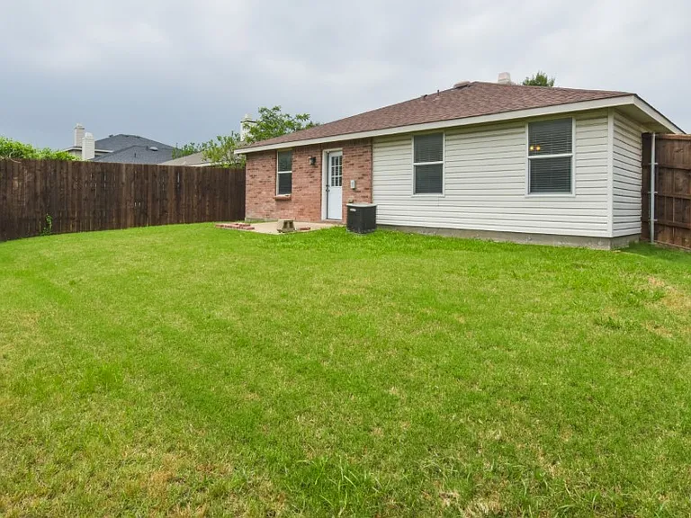 1105 Wyatt Earp Dr — Photo 18
