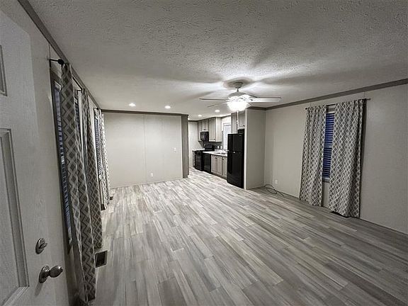2nd image of 179 Colorado #179