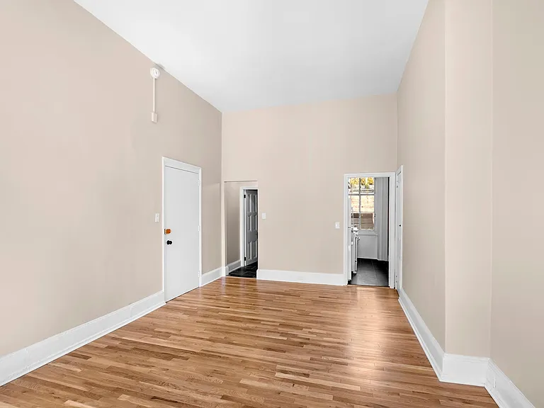 2025 Pine St #1F — Photo 2