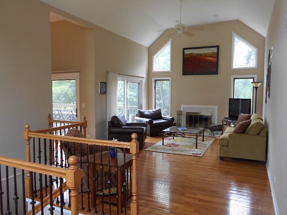 3rd image of 38W201 Hawkins Ln