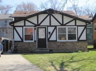 511 Catalpa Dr, Round Lake, IL