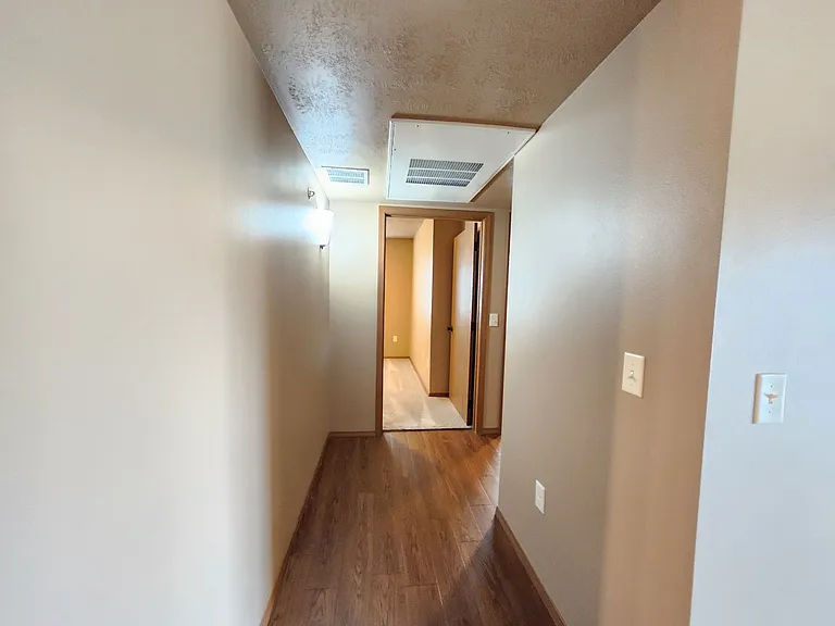Sunrise Apartments — Photo 8