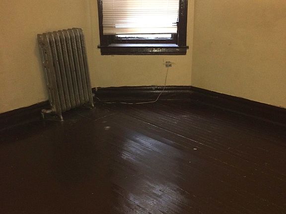 3rd image of 3932 W Van Buren St