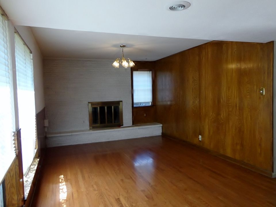 1st image of 3502 Bangor Ct E
