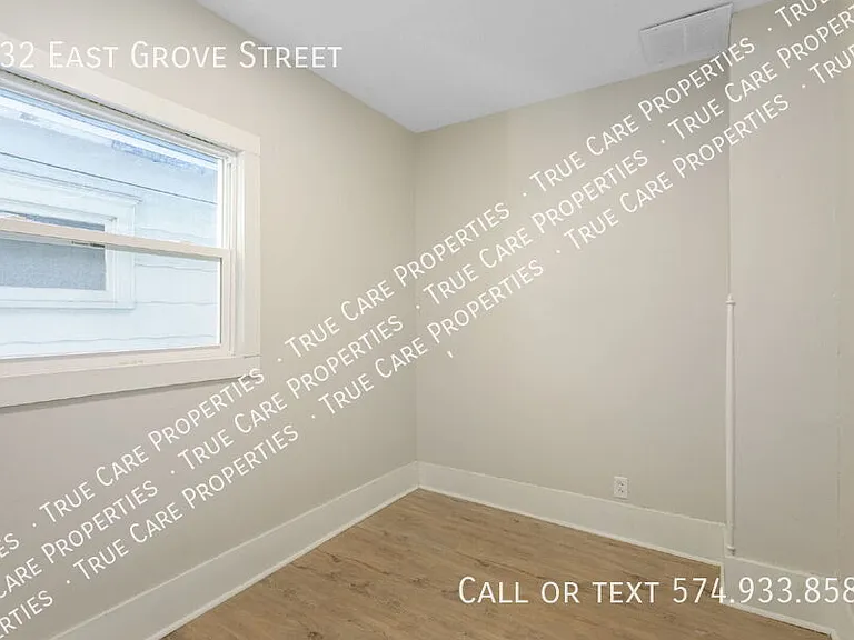 232 E Grove St — Photo 11
