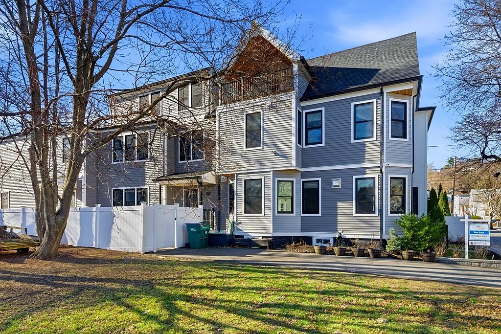Building Photo - 28 Cherry St #28